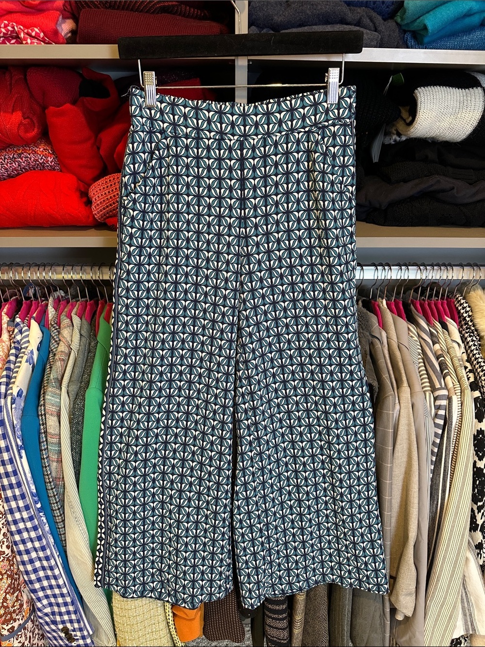 Max Studio navy/teal print elastic waistband 2 pocket cropped pants size S
